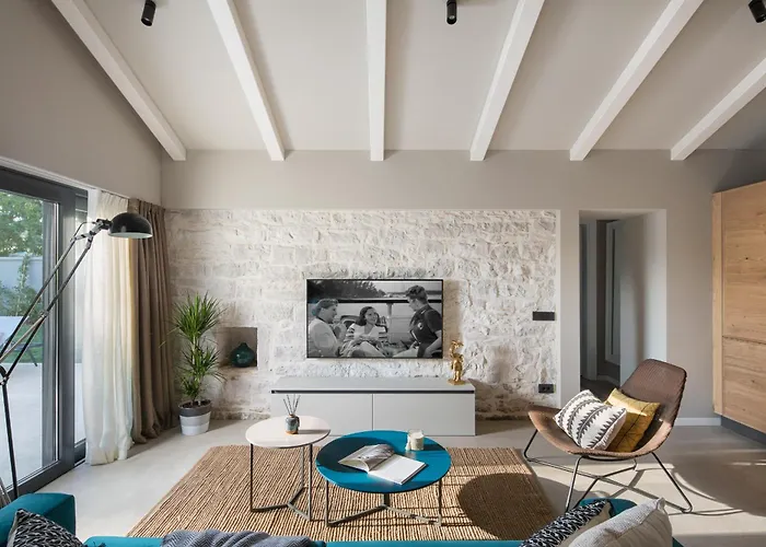 Bino Marija Villa Kirmenjak